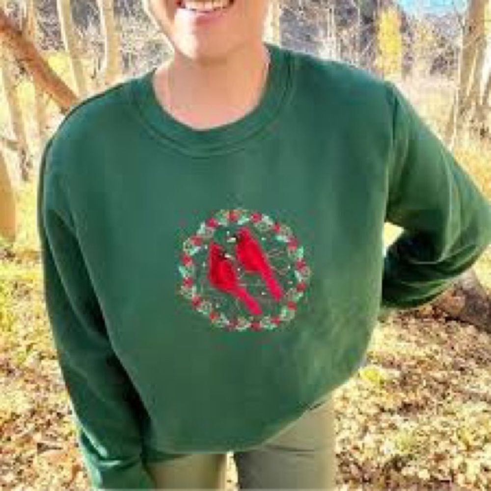 Y2K Vintage Granny Style Cardinal Christmas Sweatshirt Green Large